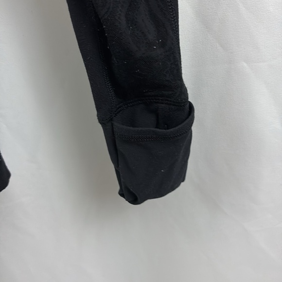 Lululemon Run Your Heart Out Size Medium Black Pullover - Picture 4 of 11